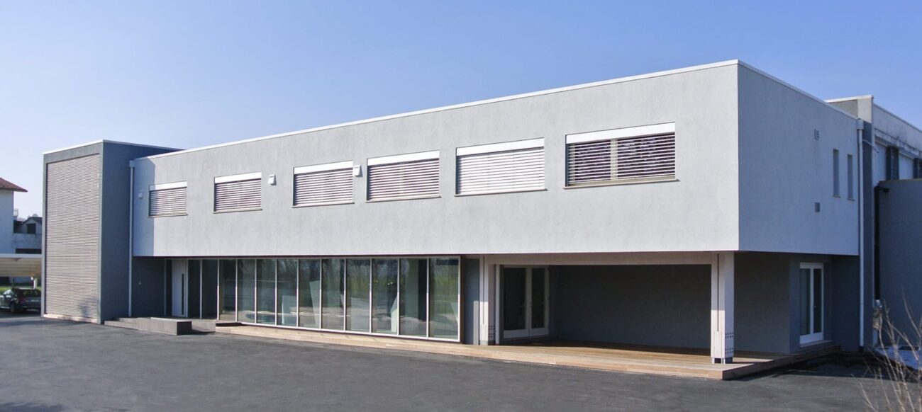 Casa finita esternamente con serramenti