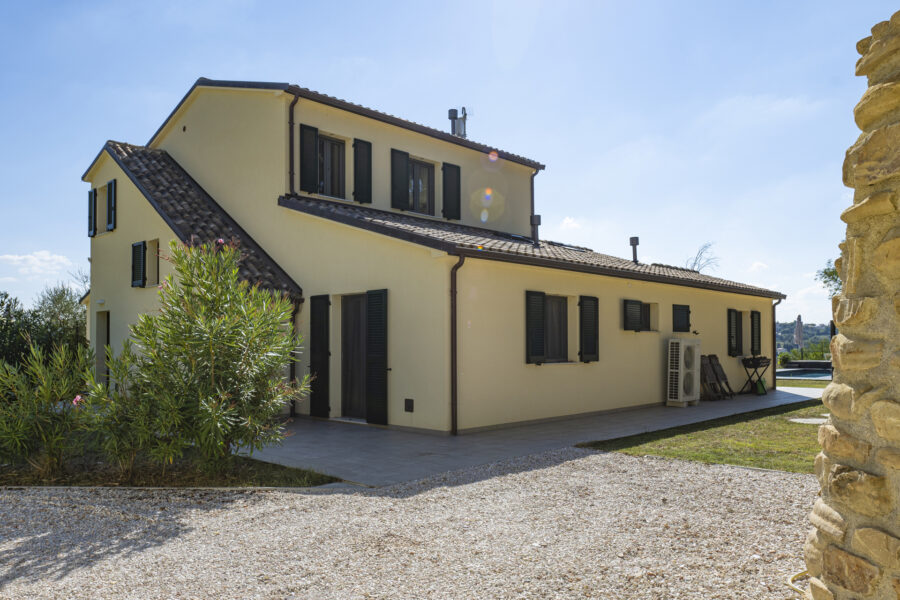 case in legno prefabbricate con piscina