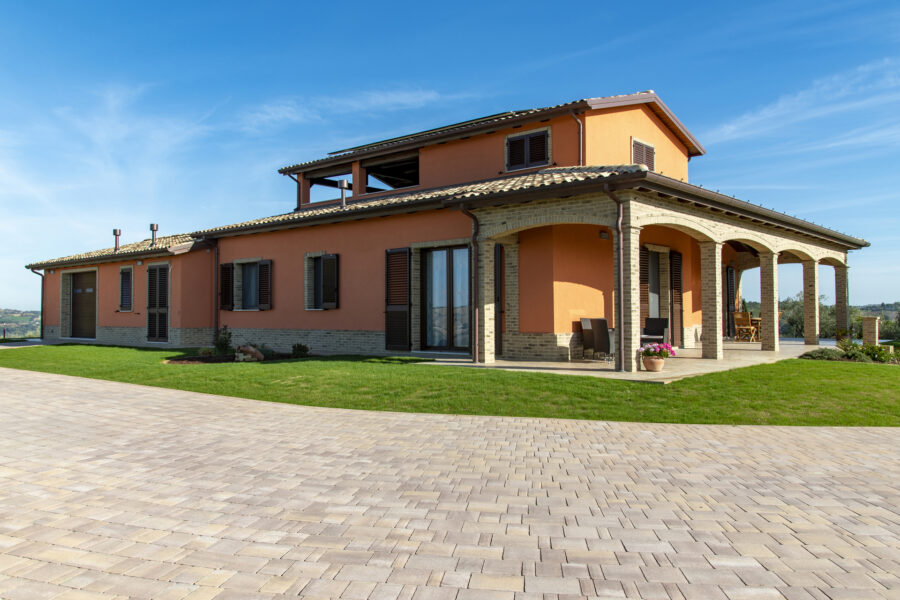 case in legno e pietra