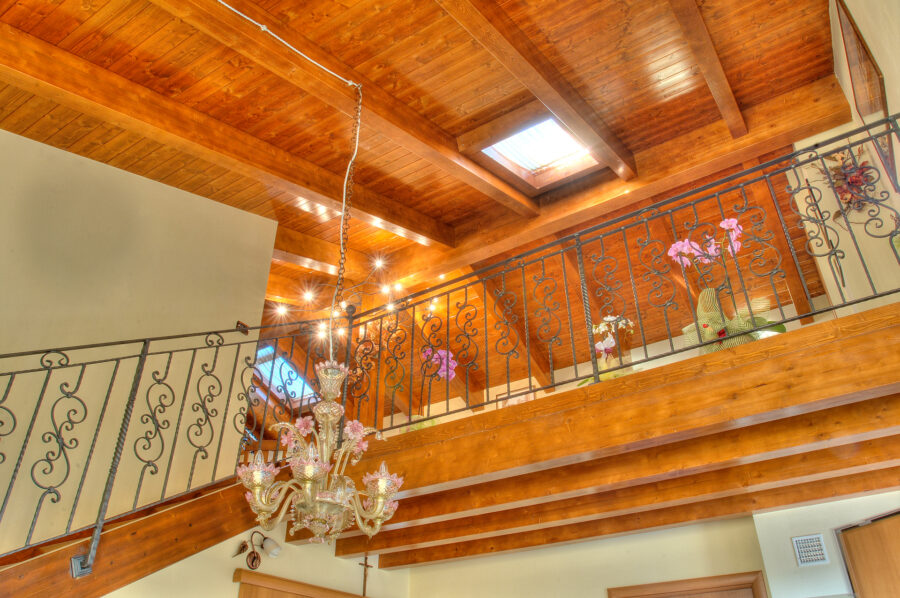 Progettazione e costruzione di case in legno prefabbricate e chiavi in mano